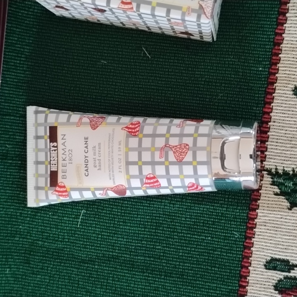 Beekman 1802 Limited Edition with Goat Milk Soap& Hand Cream In Candy Cane Scent - Picture 2 of 7